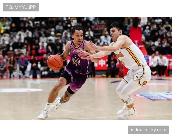 北控豪斯砍23分主导进攻，个人单打与团队配合结合